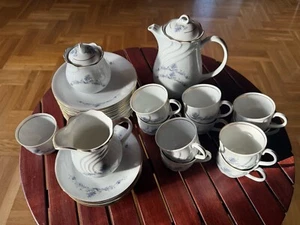 Wawel Porzellan Made in Poland, Kaffee-Set mit Goldrand und blauem Floralmuster - Bild 1 von 9