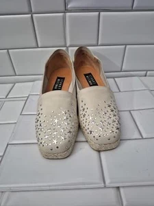 Stuart Weitzman Ladies Soft Beige Nubuck Leather Espadrilles 1.5in Wedge  - Picture 1 of 8