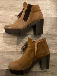 Stiefel mit Absatz - Bild 1 von 12