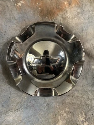 (1) 2007-2013 雪佛兰 Tahoe Silverado 雪崩 Chrome Oem 中心盖 9597686 — 第 1/4 张图片