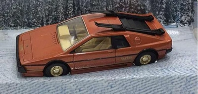 CORGI Lotus Esprit Turbo 007 Bond ar - Image 1 of 4