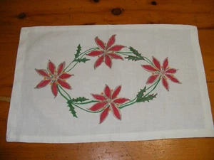 BUFANDA VINTAGE NAVIDAD TAPETE PASCUA 1971 16" X 10" ROPA DE CAMA VINTAGE ARTÍCULOS PARA EL HOGAR - Imagen 1 de 4