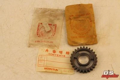 HONDA MT125 MT 125 NEW OEM MAINSHAFT TOP GEAR 26T 23481-361-000 1976 OEM M - Image 1 of 4