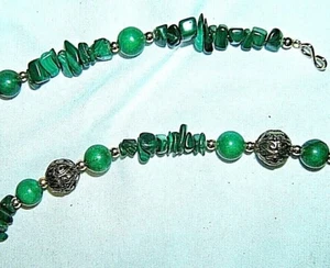 Schöne Vintage Malachit Perlen und Chip Halskette 30" goldfarben Zwischenring Perlen - Bild 1 von 3