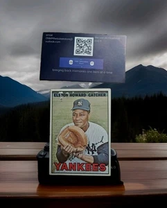 1967 Topps Baseball Card New York Yankees Elston Howard Vtg #25 No Creases Ex - Picture 1 of 2