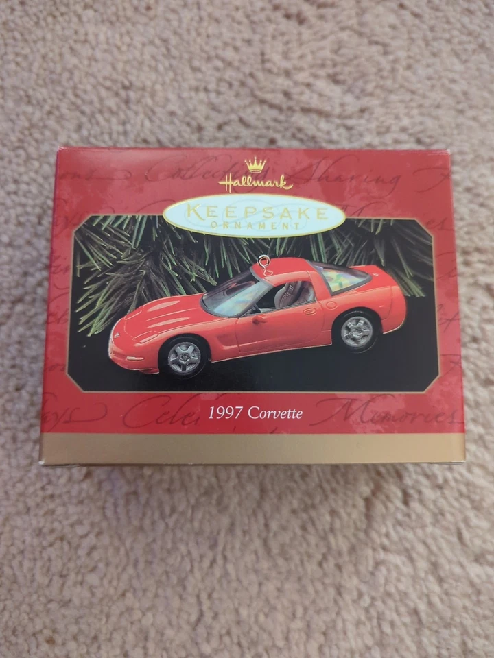 Ornamento Hallmark Keepsake 1997 tocha vermelha Chevrolet Corvette caixa original - Imagem 1 de 4