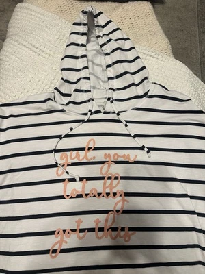 Camisa con Capucha C Active Negra a Rayas Camiseta “girl You Totally Got This” Foto 1 de 4