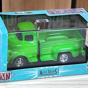 M2 Machines Trucks - 1957 Dodge 700 COE Pickup Truck - 1:64 Diecast w/Case - Picture 1 of 7