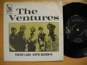 VENTURES Swan Lake / Expo Seven - O 45 7" single 1970 Sweden EX- - Foto 1 di 2
