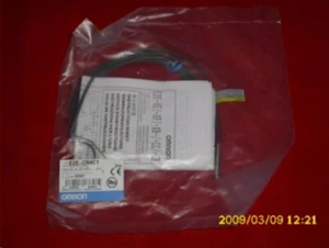 1pcs New OMRON proximity switch E2E-CR8C1 - Picture 1 of 1