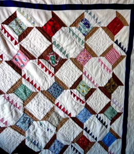 Vintage Quilt Handarbeit handmaschinengenähte Fadenspulen 65"x83" Cottagecore - Bild 1 von 12