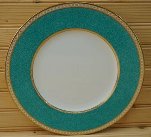 Plato de cena Wedgwood Ulander en polvo turquesa, 10 3/4" (B9) - Imagen 1 de 10