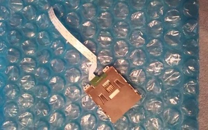 •	Dell Latitude E5450 Board R22TH SC Card Slot - Picture 1 of 2