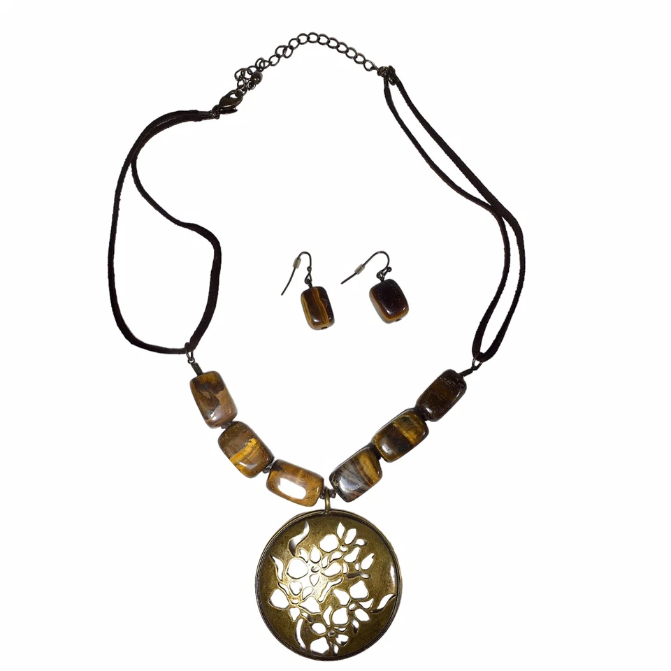 Bloque de cuentas de ojo de tigre y emblema de latón colgante grueso con conjunto de pendientes vintage Foto 1 de 4