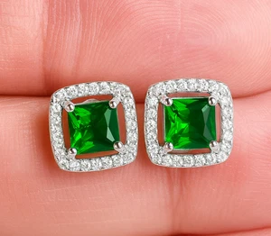 Aretes de moissanita esmeralda natural de 2,50 quilates de oro blanco de 14 quilates con tornillos pesados - Imagen 1 de 6