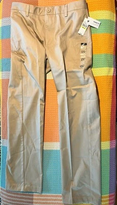 Pantalones de Viajero Van Heusen Calce Clásico Premium Sin Hierro Planos 30x32 Caqui Claro Foto 1 de 4