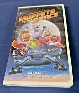 Muppets From Space Jim Henson Clamshell New Sealed VHS 1999 Watermarked Vintage - Picture 1 of 4