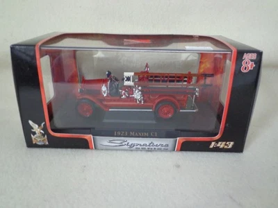 YAT MING SIGNATURE SERIES 1923 MAXIM C 1 FIRE TRUCK 1/43 SCALE - Image 1 of 4