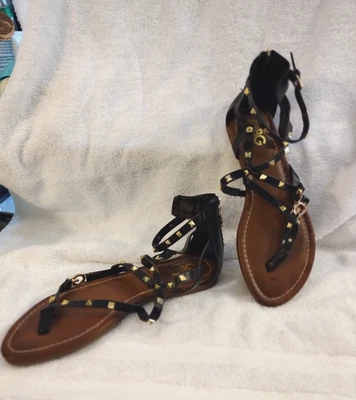 Sandalias de gladiador negras con tachuelas para mujer talla 9M de GBG Foto 1 de 4