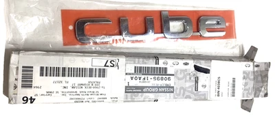 Nova placa de identificação original do fabricante Nissan "Cube" emblema 908951FA0A - Imagem 1 de 4