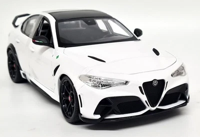 Maisto 1/18 Alfa Romeo Giulia GTAm White Diecast Scale Model Car - Image 1 of 4
