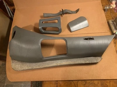 Panel de puerta interior de cuero gris DeLorean lado del pasajero Foto 1 de 4