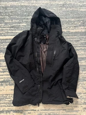 Chaqueta de invierno grande negra Goretex Volcom para hombre Foto 1 de 4