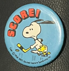 SNOOPY Pin Badge SCORE! Large 59mm - Picture 1 of 2