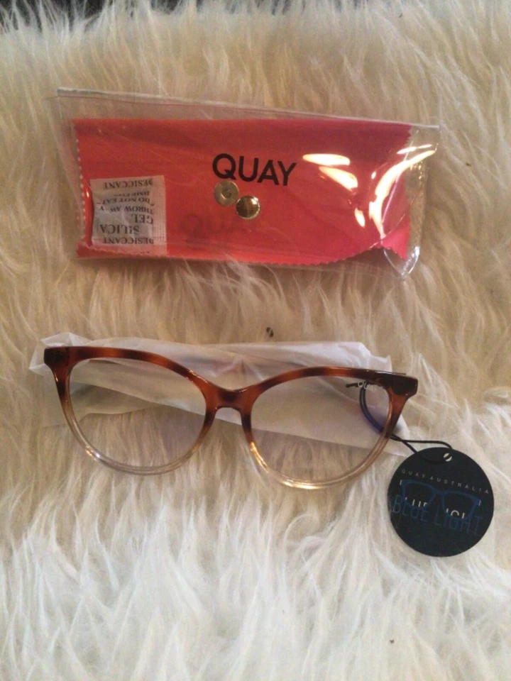 VENTA Gafas Quay All Night Tortuga Luz Azul Envío Gratis EE. UU. Foto 1 de 2