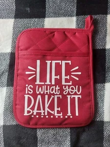 "Life is What You Bake It" Ofenhandschuh Topflappen Heißpad Küche Dekor weiße Schrift - Bild 1 von 2