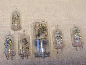 5 MHz Precision Glass Quartz Crystal Resonator ,Gold Vintage, USSR, Lot of 1 pcs - Picture 1 of 13