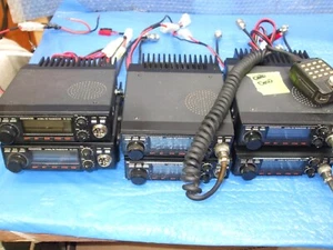 SIX 6 - Kenwood TM-221A 2Meters 144 MHZ FM Mobile Transceivers + 3 mics. - Zdjęcie 1 z 7