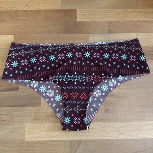 NWT AERIE Cheeky Pantie/Underwear Sz M Burgundy Red Blue NWOT - Picture 1 of 4
