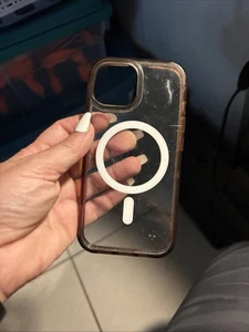 Coque transparente Apple avec MagSafe pour iPhone 15 - Photo 1 sur 8