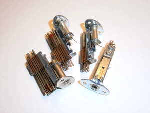 Bananen-Einbaubuchsen 4mm mit Schalter 1 x UM oder 2 x UM - Bild 1 von 3