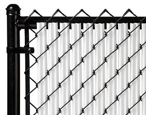 Chain Link White Single Wall Ridged™ Privacy Slat For 6ft High Fence Bottom Lock