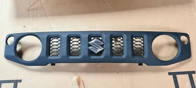 REJILLA DELANTERA SUZUKI JIMNY JB74 2019-23 9911C78R00 ** Foto 1 de 4