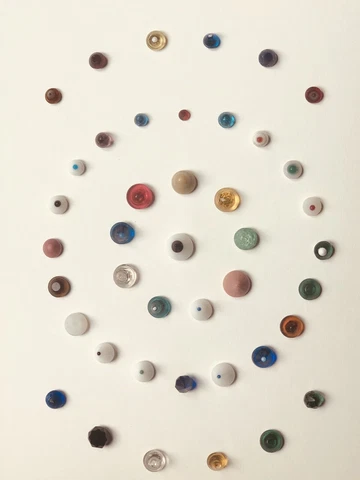 COLLECTOR'S CARD OF  42 ANTIQUE CONE SHAPED GLASS  BUTTONS  3/8"-5/8" Cover