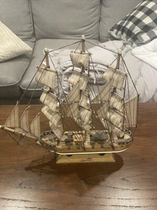 Modelo de madera vintage Fragata Siglo XVIII envío cuerpo de tres manos 1539 - Imagen 1 de 12