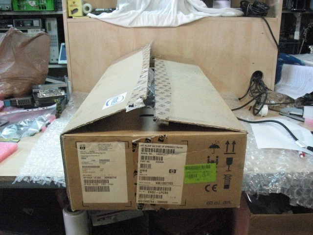 HP BL20P G4 5160 1P SP6456EU SERVER WITH 36GB SAS 2GB WINDOWS SERVER 2003 AH845A - Image 1 of 1