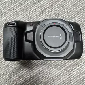 Blackmagic Design Pocket Cinema Camera 4K (NO DAVINCI RESOLVE) - Picture 1 of 4