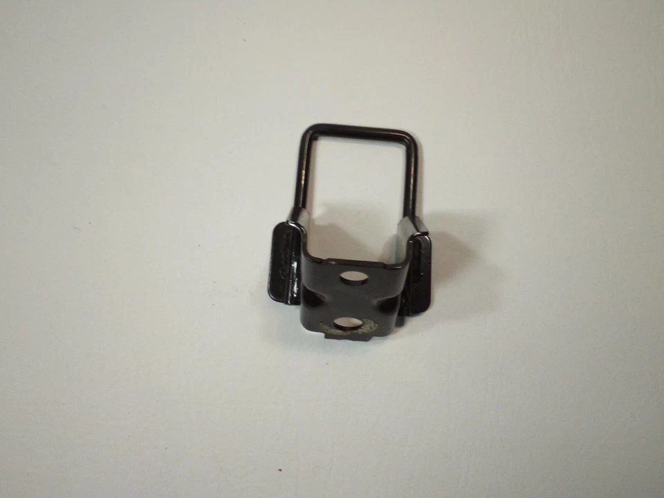 2005 2006 2007 Ford Five Hundred rear car seat safety latch P068 - Image 1 of 4