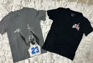 Michael Jordan Nike Jungen Medium Kurzarm T-Shirt schwarz und grau - Bild 1 von 7