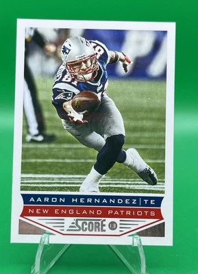 AARON HERNANDEZ (New England Patriots) 2013 PANINI SCORE CARD #128 - Image 1 of 3