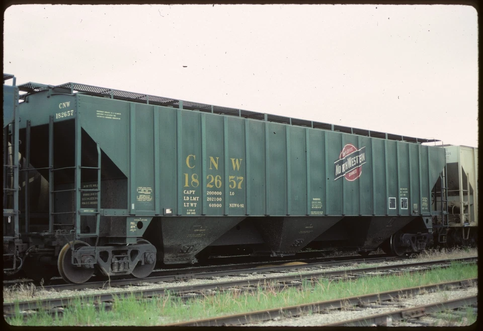 BH.B12.CNW207 Original Colour Slide CNW Hopper #182657 at Keith, AB 1994 — 第 1/1 张图片