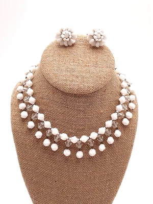 Collar y pendientes vintage de vidrio con tornillo de vidrio blanco de Alemania Occidental Foto 1 de 4