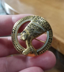 Vintage Brosche goldfarben Damaszenermuster Nofretete Büste - Bild 1 von 7