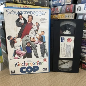 KINDERGARTEN COP - Big Box Ex-rental VHS - Arnold Schwarzenegger - 90s Comedy - Picture 1 of 8