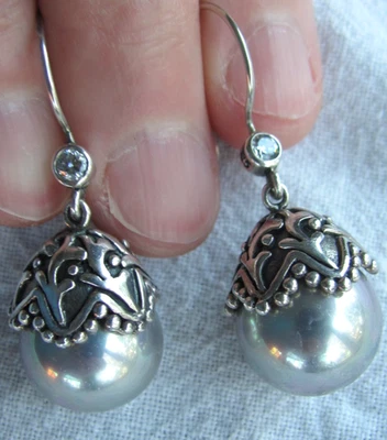 Pendientes de gancho colgantes/perla gris con cuentas de plata de ley ornamentados de 15 mm Foto 1 de 4