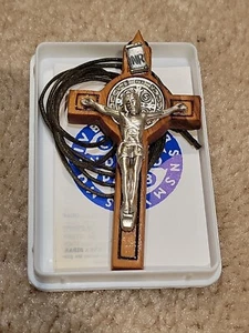 ✝️Unique Wooden Cross Necklace Catholic Crucifix Lovely 26" - Picture 1 of 7